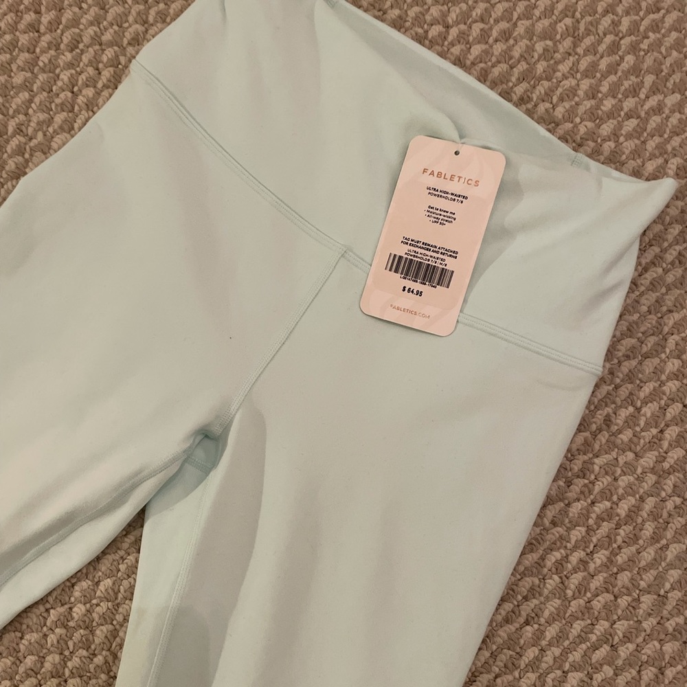 Ultra high-waisted power hold leggings 💛fabletics